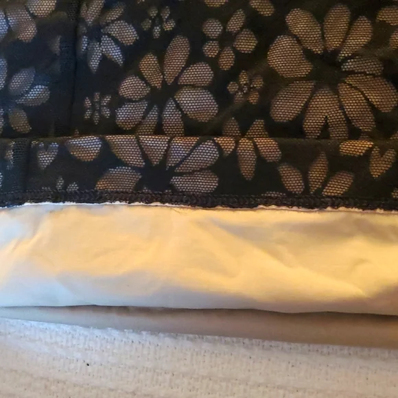 Victoria Secret Floral Black Camisole Top With Underwire And Lace - Picture 7 of 7